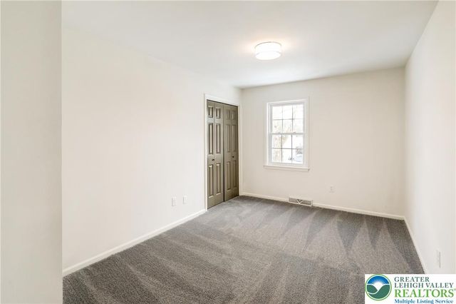 7908 Woodsbluff Run, Upper Macungie Twp, PA 18051