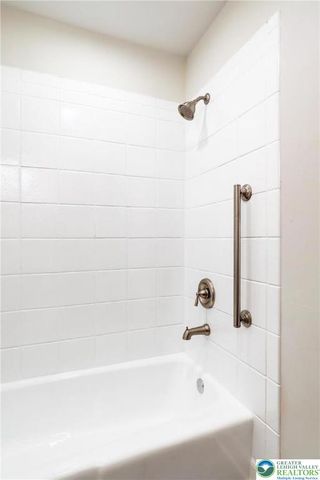 7908 Woodsbluff Run, Upper Macungie Twp, PA 18051