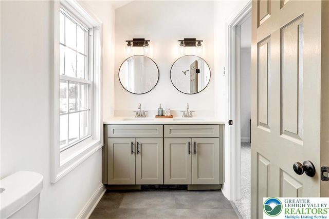 7908 Woodsbluff Run, Upper Macungie Twp, PA 18051