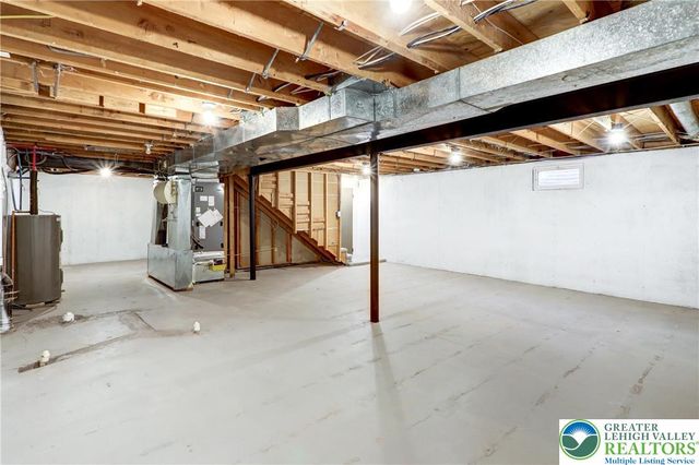 7908 Woodsbluff Run, Upper Macungie Twp, PA 18051