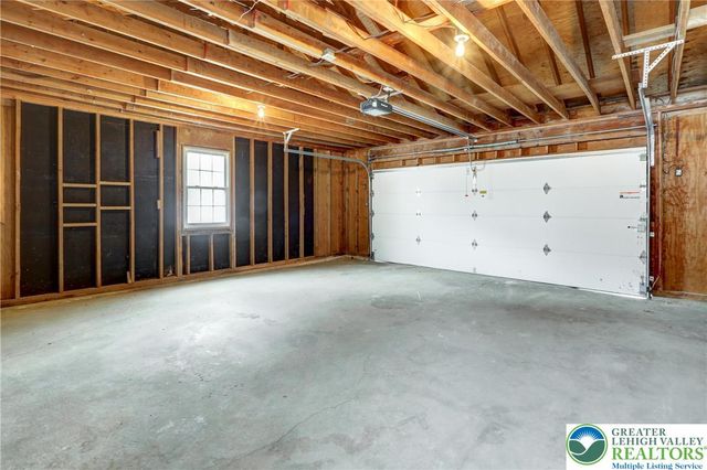 7908 Woodsbluff Run, Upper Macungie Twp, PA 18051