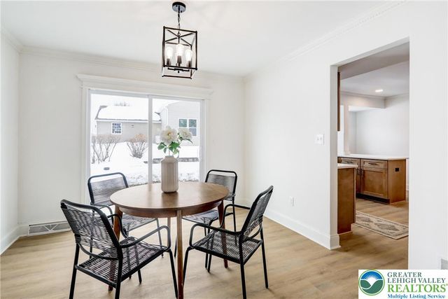 7908 Woodsbluff Run, Upper Macungie Twp, PA 18051