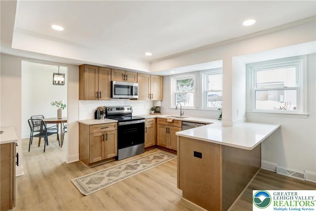 7908 Woodsbluff Run, Upper Macungie Twp, PA 18051