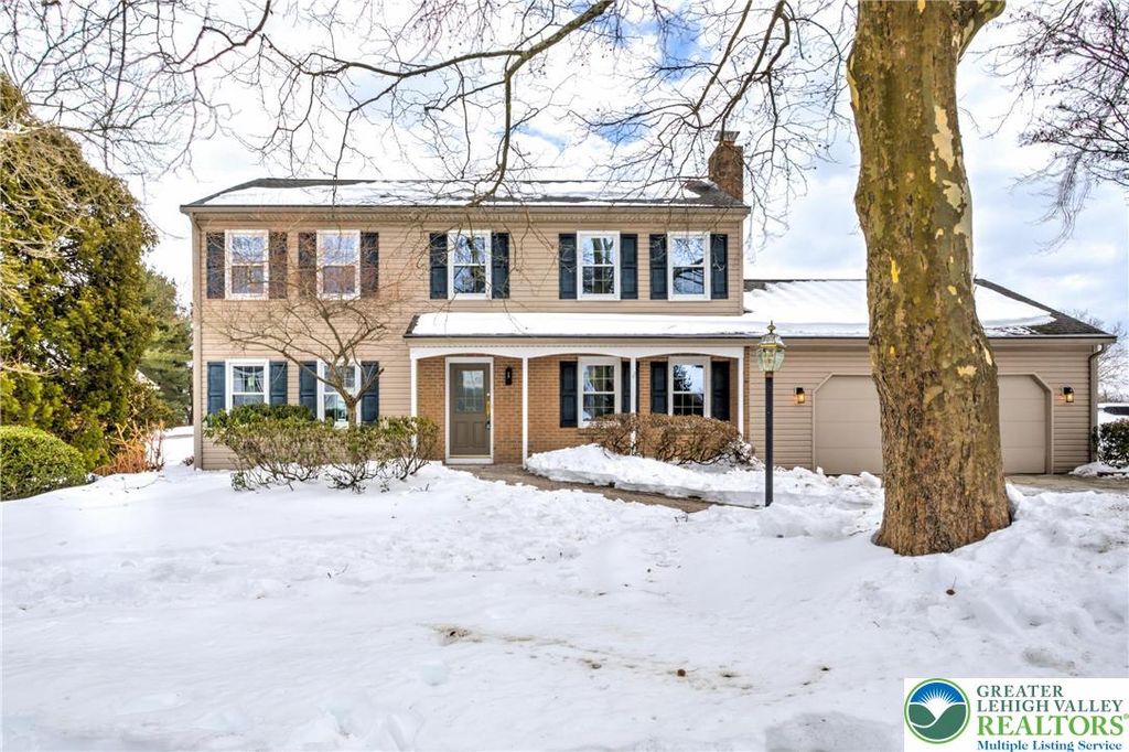 7908 Woodsbluff Run, Upper Macungie Twp, PA 18051