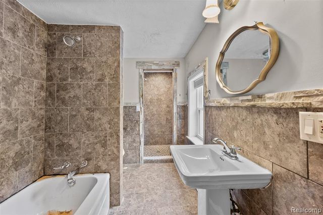 42192 Dequindre Road, Sterling Heights, MI 48314