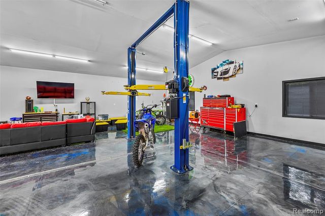 42192 Dequindre Road, Sterling Heights, MI 48314