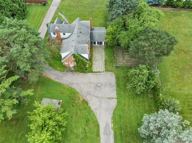 42192 Dequindre Road, Sterling Heights, MI 48314