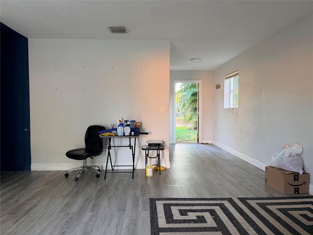 2950 NW 20th St, Fort Lauderdale, FL 33311