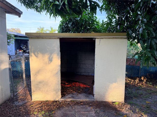 2950 NW 20th St, Fort Lauderdale, FL 33311