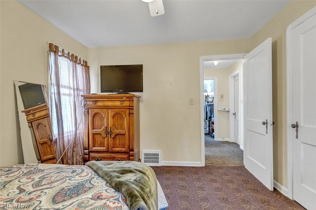 4221 Oak Park, Cleveland, OH 44109