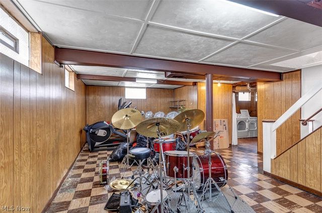 4221 Oak Park, Cleveland, OH 44109