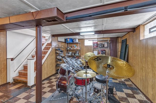 4221 Oak Park, Cleveland, OH 44109