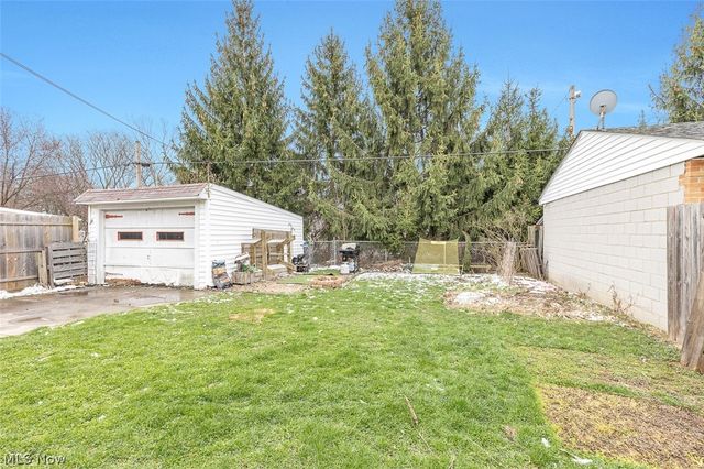 4221 Oak Park, Cleveland, OH 44109