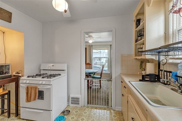 4221 Oak Park, Cleveland, OH 44109