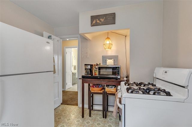 4221 Oak Park, Cleveland, OH 44109