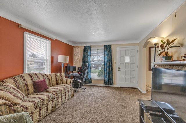 4221 Oak Park, Cleveland, OH 44109