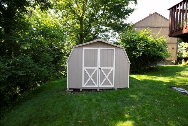 153 Cassia Dr, Jefferson Hills, PA 15025