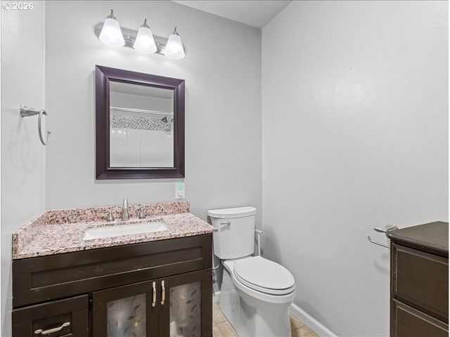 1125 FISHPOND Rd, Kelso, WA 98626