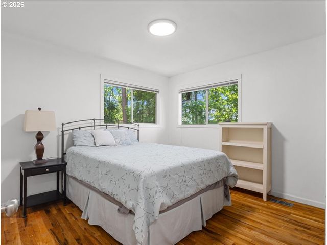 1125 FISHPOND Rd, Kelso, WA 98626
