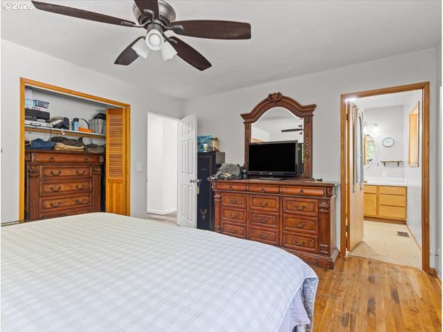 1125 FISHPOND Rd, Kelso, WA 98626