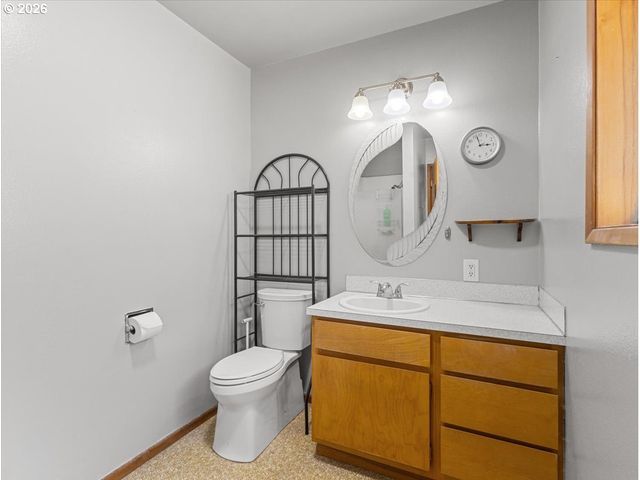 1125 FISHPOND Rd, Kelso, WA 98626