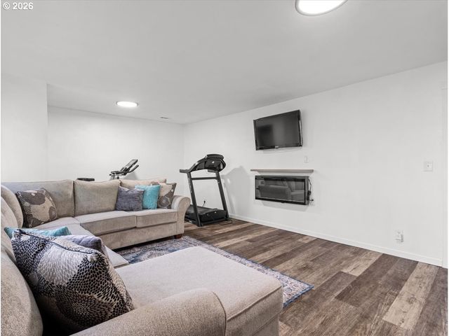 1125 FISHPOND Rd, Kelso, WA 98626