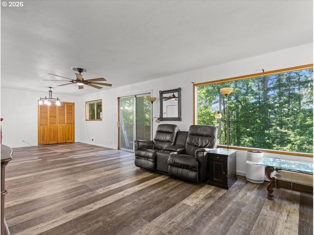 1125 FISHPOND Rd, Kelso, WA 98626