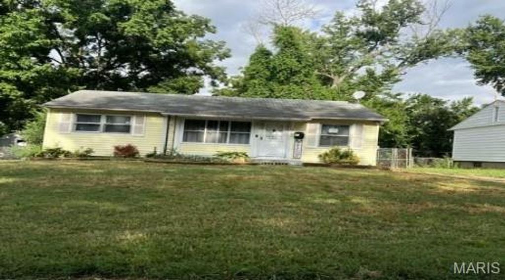 9747 Millburn Drive, St Louis, MO 63136