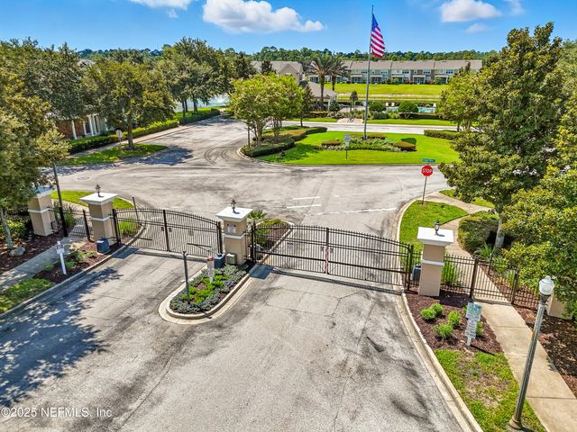 6387 AUTUMN BERRY Circle, Jacksonville, FL 32258