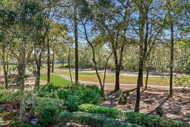 688 Colonial Dr, Hilton Head Island, SC 29926