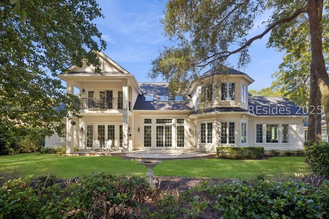 688 Colonial Dr, Hilton Head Island, SC 29926