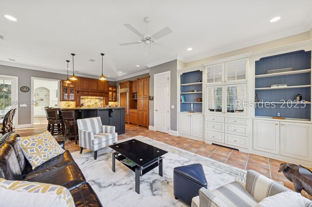 688 Colonial Dr, Hilton Head Island, SC 29926