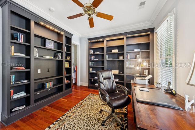 688 Colonial Dr, Hilton Head Island, SC 29926