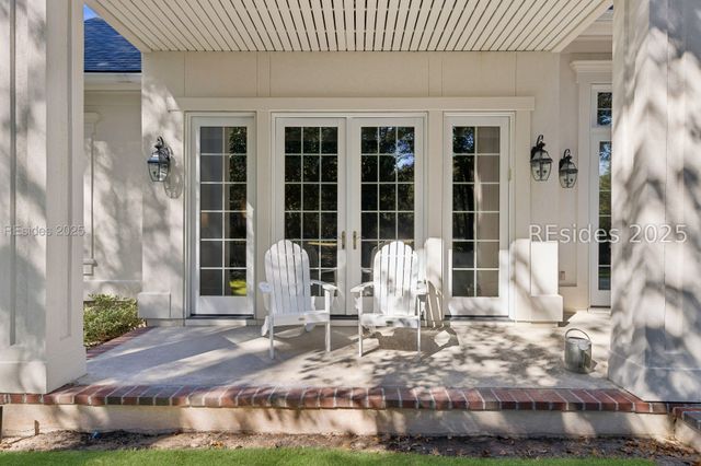 688 Colonial Dr, Hilton Head Island, SC 29926