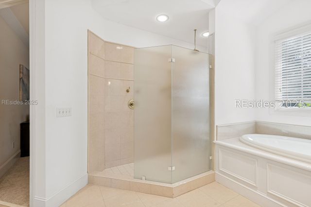 688 Colonial Dr, Hilton Head Island, SC 29926