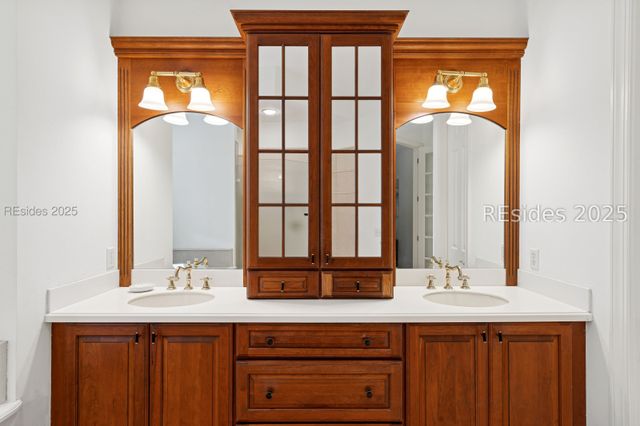 688 Colonial Dr, Hilton Head Island, SC 29926