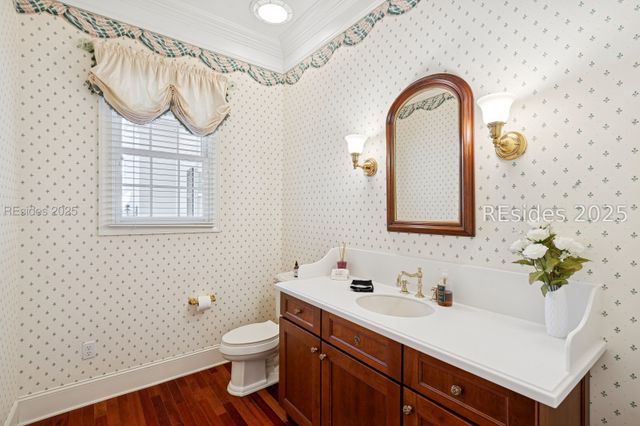 688 Colonial Dr, Hilton Head Island, SC 29926