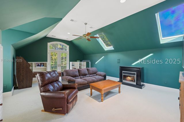 688 Colonial Dr, Hilton Head Island, SC 29926