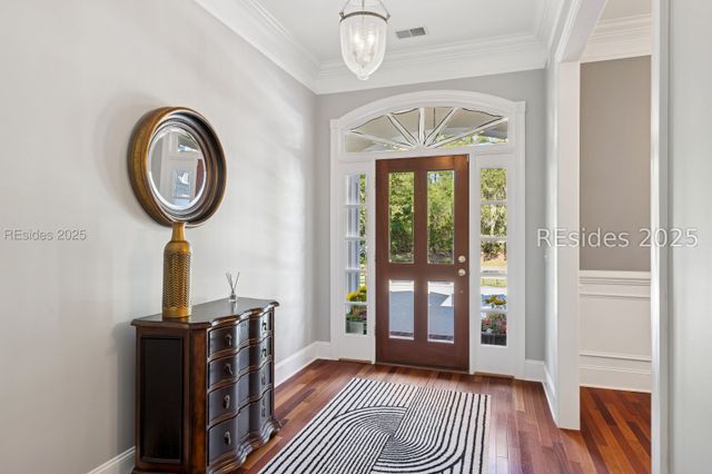 688 Colonial Dr, Hilton Head Island, SC 29926