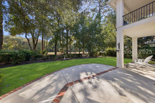 688 Colonial Dr, Hilton Head Island, SC 29926