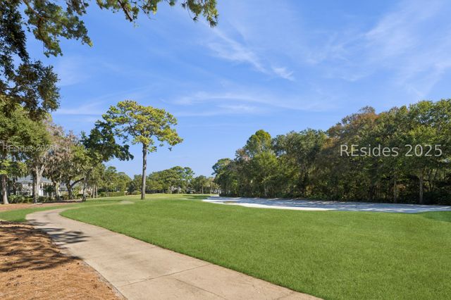 688 Colonial Dr, Hilton Head Island, SC 29926