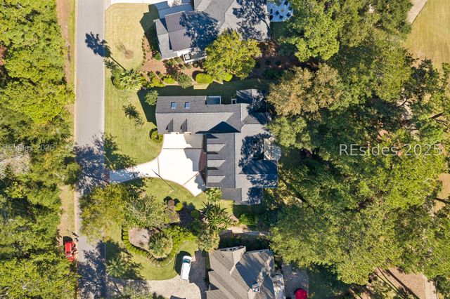 688 Colonial Dr, Hilton Head Island, SC 29926