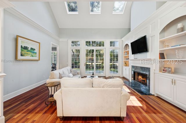 688 Colonial Dr, Hilton Head Island, SC 29926