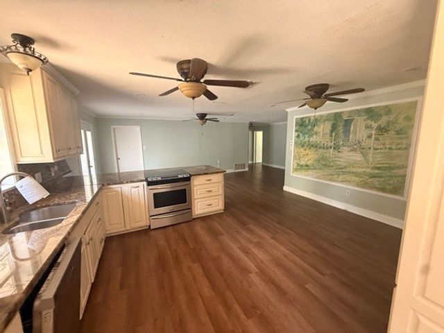 209 Lone Star Road, Trinidad, TX 75163