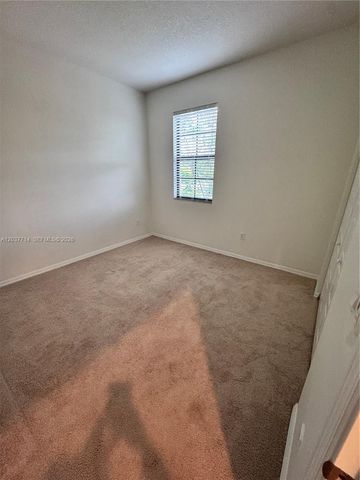 636 NE 193rd St 636, Miami, FL 33179