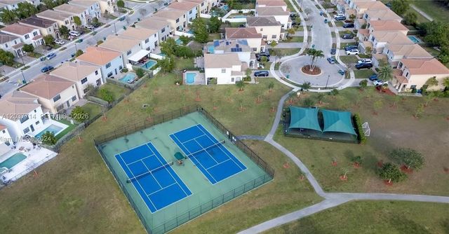 636 NE 193rd St 636, Miami, FL 33179