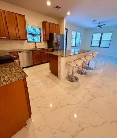 636 NE 193rd St 636, Miami, FL 33179
