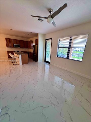 636 NE 193rd St 636, Miami, FL 33179