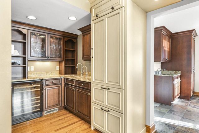 948 Timber Ridge Drive, Oregon, WI 53575