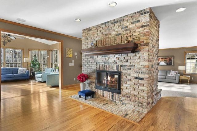 948 Timber Ridge Drive, Oregon, WI 53575